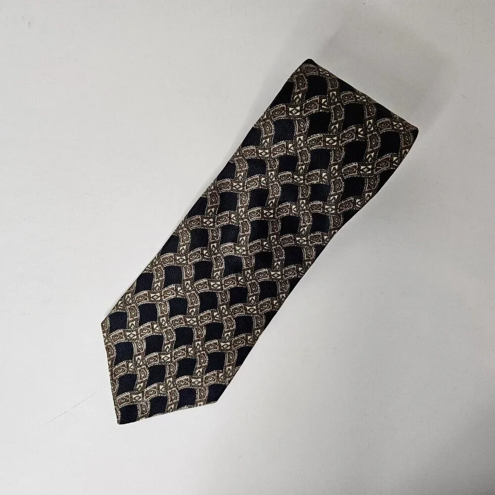 Geoffrey Beene 100% Silk Tie With Geometric Pattern Necktie 58 in x 4 in‎